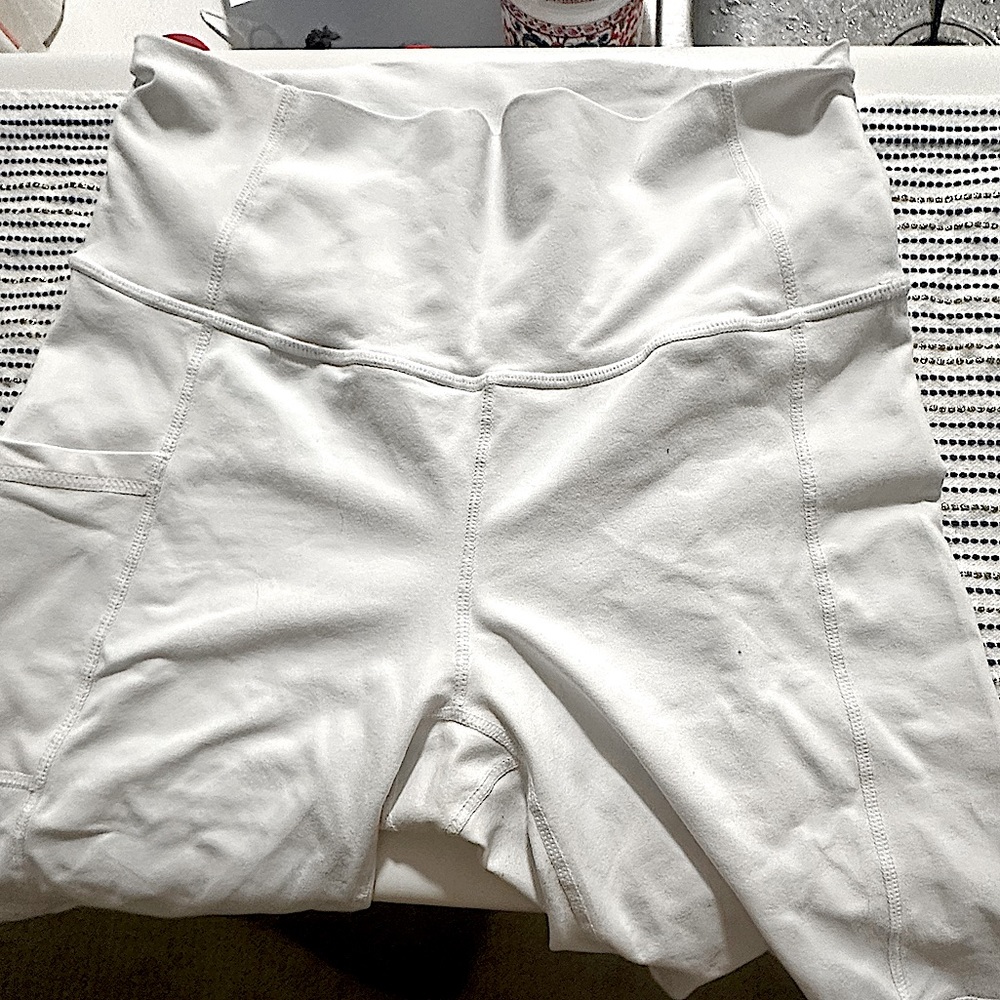 Tight white shorts! 🩵